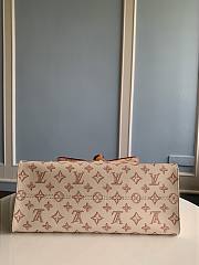 Louis Vuitton OnTheGo MM Tote Bag Beige Monogram coated canvas Size 35x27x14 cm - 4