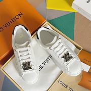 Louis Vuitton Sneaker Time Out White logo LV black - 1