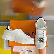 Louis Vuitton Sneaker Time Out White logo LV black - 4