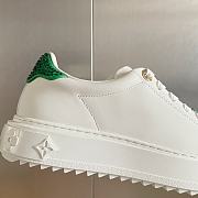 Louis Vuitton Sneaker Time Out White logo LV green - 5