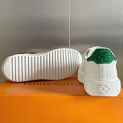 Louis Vuitton Sneaker Time Out White logo LV green - 4