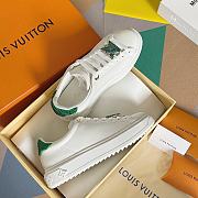 Louis Vuitton Sneaker Time Out White logo LV green - 3