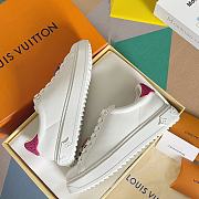 Louis Vuitton Sneaker Time Out White logo LV Pink - 2