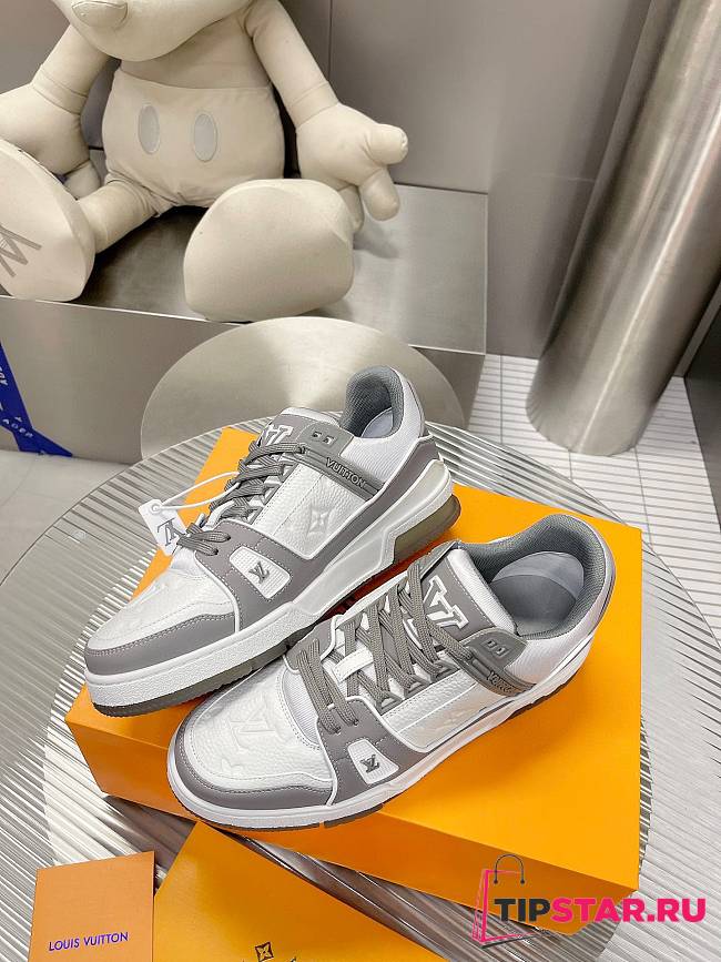 LOUIS VUITTON TRAINER SNEAKER GREY - 1