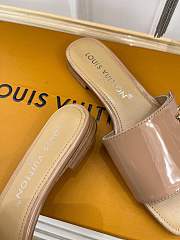 Louis Vuitton Shake Flat Mule Beige - 6