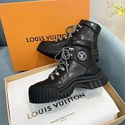 Louis Vuitton's Ruby flat ranger Black Patent Monogram canvas and calf leather - 2