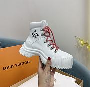 Louis Vuitton's Ruby flat ranger White Patent Monogram canvas and calf leather - 6