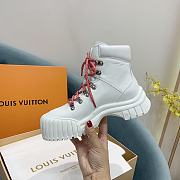 Louis Vuitton's Ruby flat ranger White Patent Monogram canvas and calf leather - 4