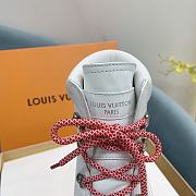 Louis Vuitton's Ruby flat ranger White Patent Monogram canvas and calf leather - 2