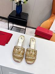 Valentino Garavani Gold slide sandals - 4