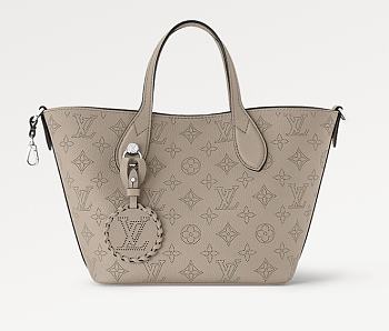 Louis Vuitton Blossom Small Handbag M21849 Size 20x20x12.5 cm