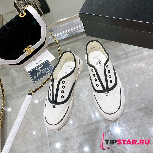 Chanel Small White Shoes - 1