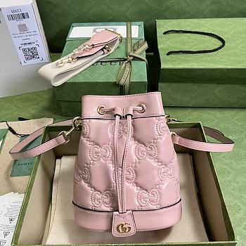 Gucci GG Matelassé Leather Mini Bucket Bag Pink Size 17x20x10 cm