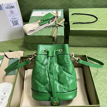 Gucci GG Matelassé Leather Mini Bucket Bag Green Size 17x20x10 cm