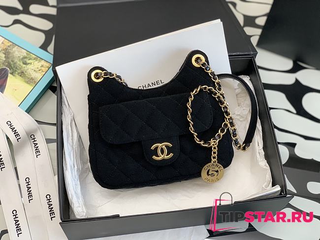 Chanel Hobo Bag Shiny Waxy Leather Black Size 17x19x6 cm - 1