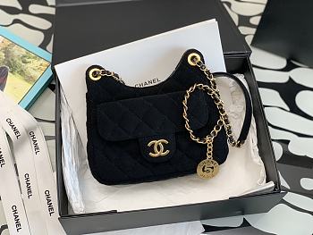 Chanel Hobo Bag Shiny Waxy Leather Black Size 17x19x6 cm