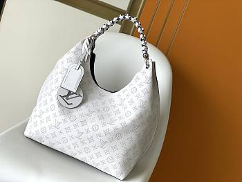 Louis Vuitton White Mahina M53188 Size 35x40x17 cm