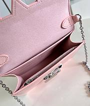 LV The Twist Belt Chain Bag Pink Size 19x13.5x4.2 cm - 3