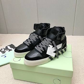 Yeezy Black Sneaker 01