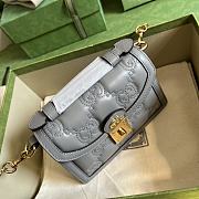 Gucci GG Matelassé Leather Small Handbag Gray Size 18x13x6.5 cm - 4