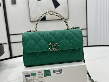 Chanel Green Handbag Size 18x10x4.5 cm