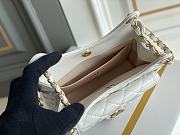Chanel Small Hobo Bag Shiny White Size 17×19×6 cm - 5