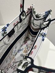 Dior Book Tote White Multicolor Dior Petites Fleurs Embroidery Size 36x27.5x16.5 cm - 5