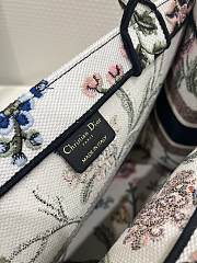 Dior Book Tote White Multicolor Dior Petites Fleurs Embroidery Size 36x27.5x16.5 cm - 4