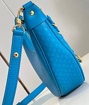Louis Vuitton Loop Bag Blue M22593 Size 23x13x6 cm - 4