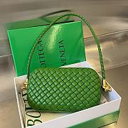 Bottega Veneta Knot On Strap Green Size 20x12x5.5 cm - 1