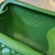 Bottega Veneta Knot On Strap Green Size 20x12x5.5 cm - 3