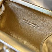 Bottega Veneta Knot On Strap Gold Size 20x12x5.5 cm - 2