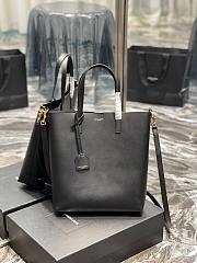 Shopping Saint Laurent Toy In Supple Leather Black Size 25x28x8 cm  - 1
