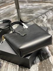 Shopping Saint Laurent Toy In Supple Leather Black Size 25x28x8 cm  - 4