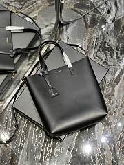 Shopping Saint Laurent Toy In Supple Leather Black Size 25x28x8 cm  - 2