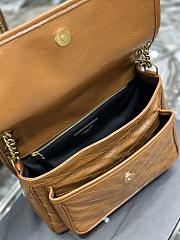YSL Niki Medium Chain Bag In Crinkled Vintage Leather Light Caramel Size 28x20x8,5 cm - 2