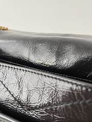 YSL Niki Medium Chain Bag In Crinkled Vintage Leather Noir Size 28x20x8,5 cm - 5