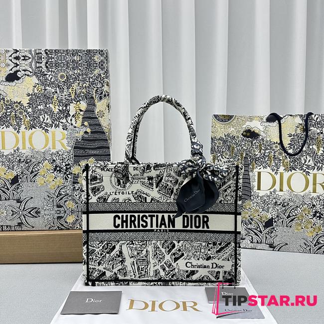 Medium Dior Book Tote White And Black Plan De Paris Embroidery Size 36x27.5x16.5 cm - 1