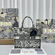 Medium Dior Book Tote White And Black Plan De Paris Embroidery Size 36x27.5x16.5 cm - 1