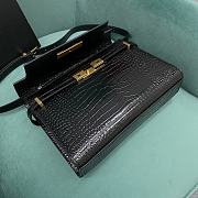 YSL Manhattan Shoulder Bag In Crocodile-Embossed Shiny Leather Size 29x20x7,5 cm - 2