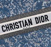 Medium Dior Book Tote Blue Dior Brocart Embroidery With Denim Effect Size 36x27.5x16.5 cm - 2