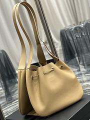 YSL Paris VII Large Flat Hobo Bag In Smooth Leather Nutmeg Size 44x33x2 cm - 5