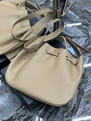 YSL Paris VII Large Flat Hobo Bag In Smooth Leather Nutmeg Size 44x33x2 cm - 4