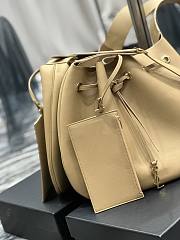 YSL Paris VII Large Flat Hobo Bag In Smooth Leather Nutmeg Size 44x33x2 cm - 2
