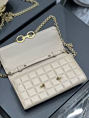 YSL Le Maillon Chain Wallet In Quilted Nubuck Suede Off White Size 19x11x4 cm - 3