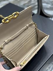 YSL Le Maillon Chain Wallet In Quilted Nubuck Suede Off White Size 19x11x4 cm - 4