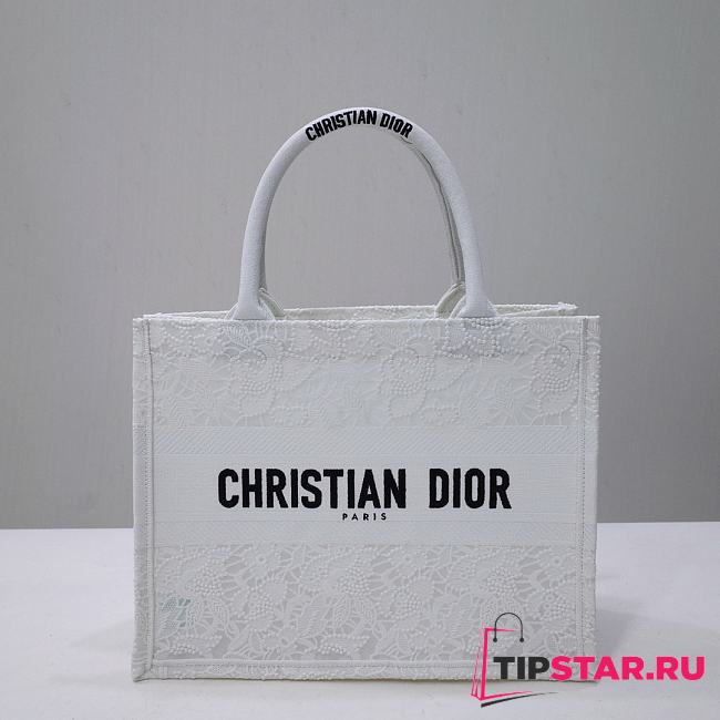 Medium Dior Book Tote White Multicolor D-Lace Embroidery with Macramé Effect Size 36x27.5x16.5 cm - 1