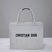 Medium Dior Book Tote White Multicolor D-Lace Embroidery with Macramé Effect Size 36x27.5x16.5 cm - 1