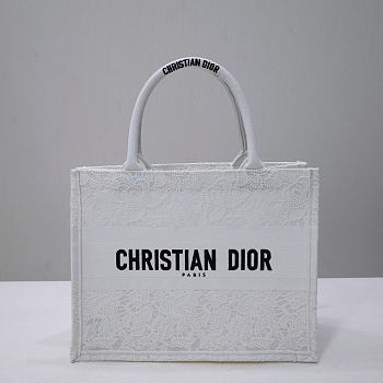 Medium Dior Book Tote White Multicolor D-Lace Embroidery with Macramé Effect Size 36x27.5x16.5 cm
