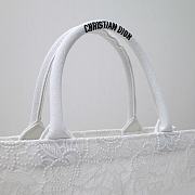 Medium Dior Book Tote White Multicolor D-Lace Embroidery with Macramé Effect Size 36x27.5x16.5 cm - 3